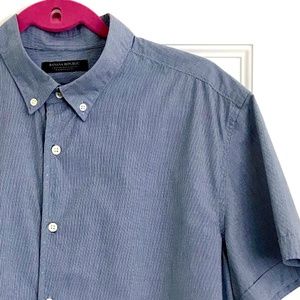 Banana Republic Camden Short Sleeve - L